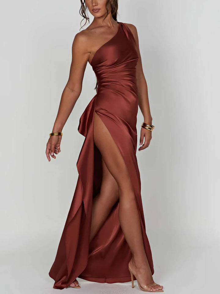 Sophisticated one-shoulder maxi evening gown for women, featuring an elegant high slit for galas.