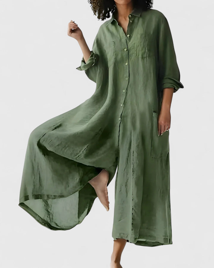 Casual loose-fit women's jumpsuit dress for summer. Trendy wide-leg design, ultimate comfort wear one-piece outfit.