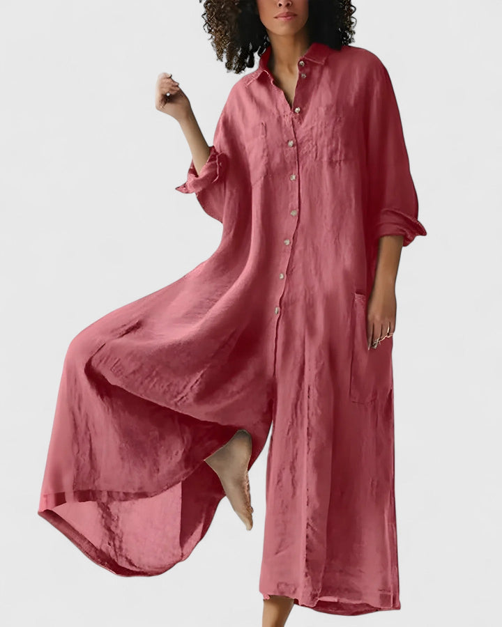 Stylish women's wide-leg jumpsuit dress, ideal for elegant summer events or comfortable everyday wear. Trendy one-piece.