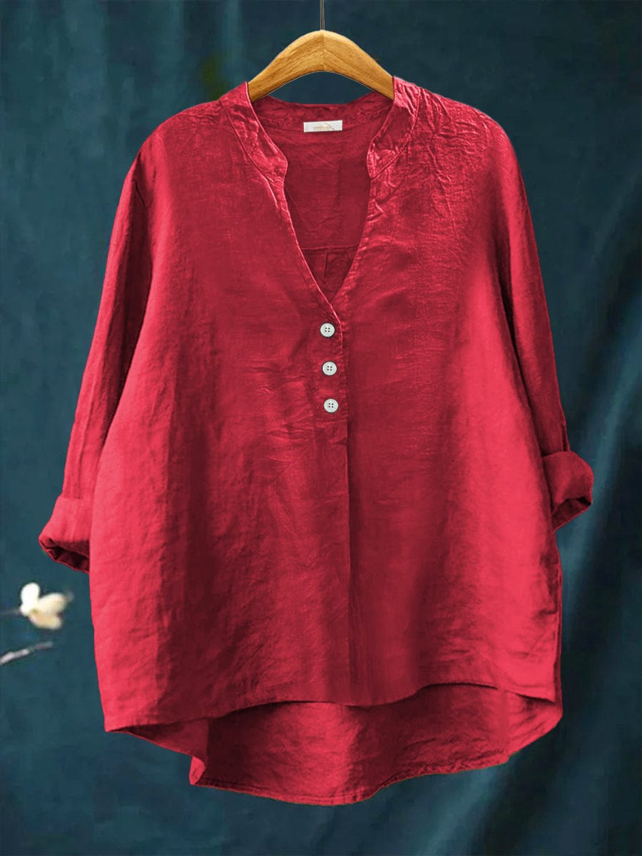 Women's effortless button-front blouse. Relaxed fit, chic style for everyday wear. Versatile spring/summer fashion.