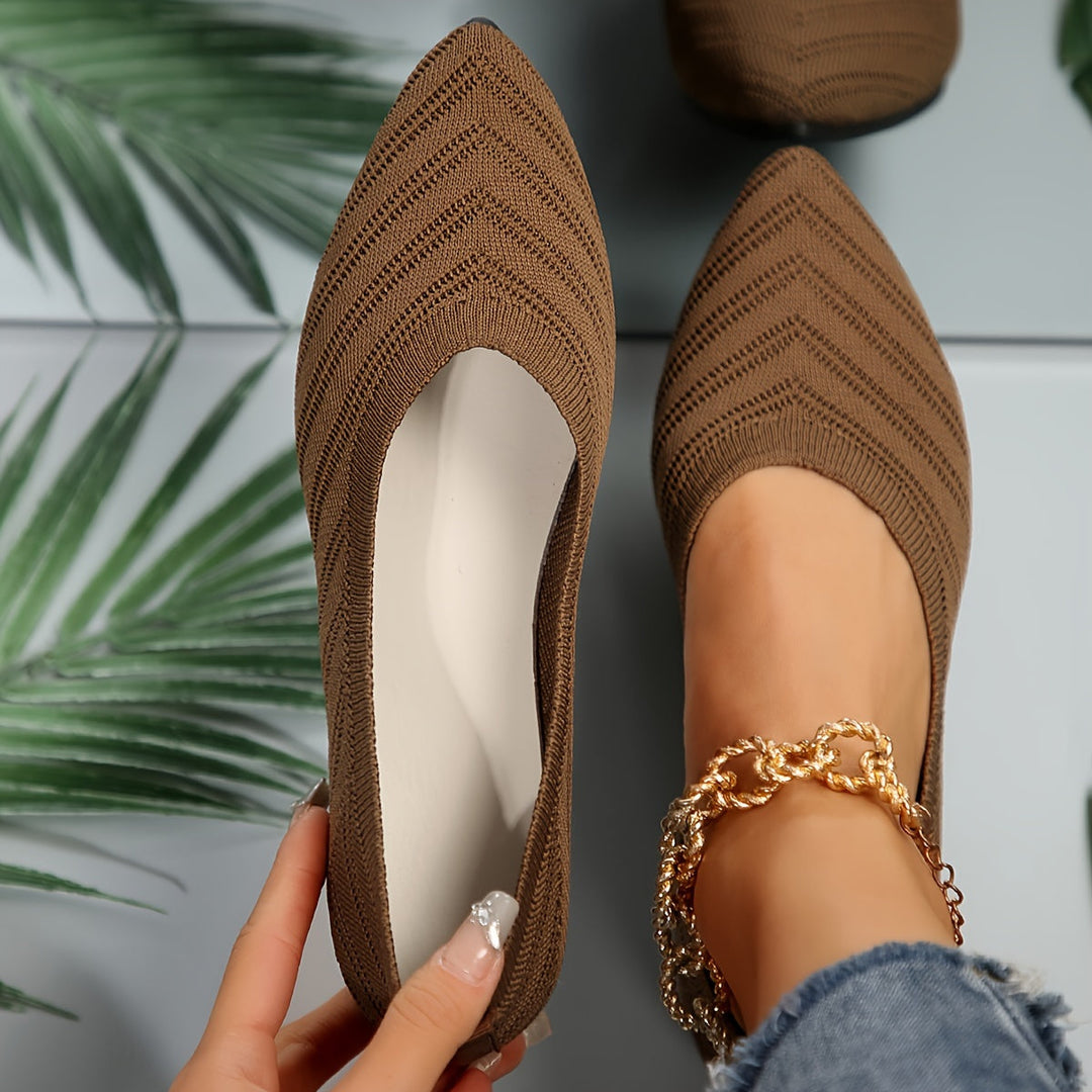 Women's chic and comfortable flat shoes with a contemporary square toe, perfect for casual everyday fashion.