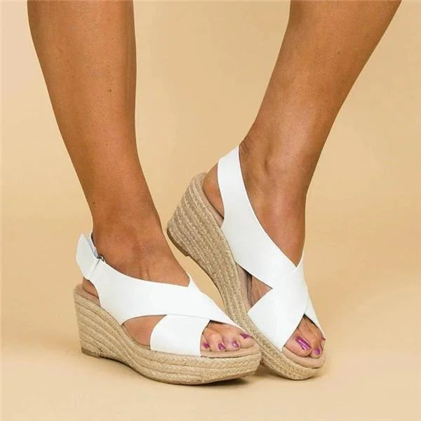 Casual yet stylish women's wedge sandals. Lightweight, breathable, and comfortable for summer days.