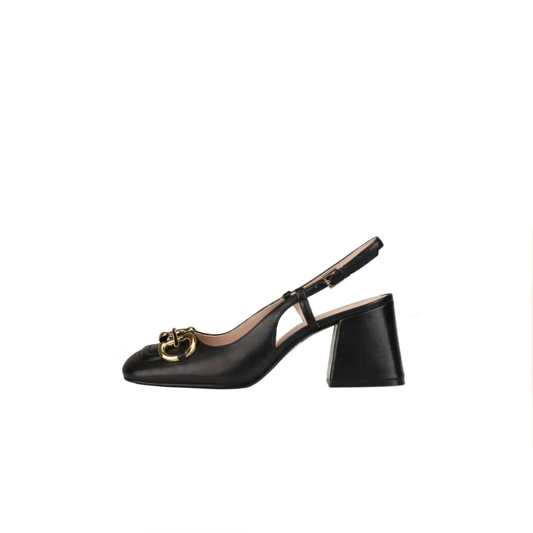 Formal women's retro heeled shoes, featuring a distinctive buckle and classic style.