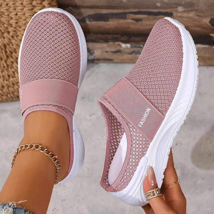 Easy-wear women's slip-on shoes, featuring a breathable design for ultimate summer ease.