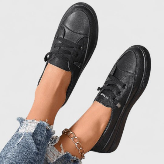 Everyday casual orthopaedic women's sneakers, offering superior comfort and essential foot support.