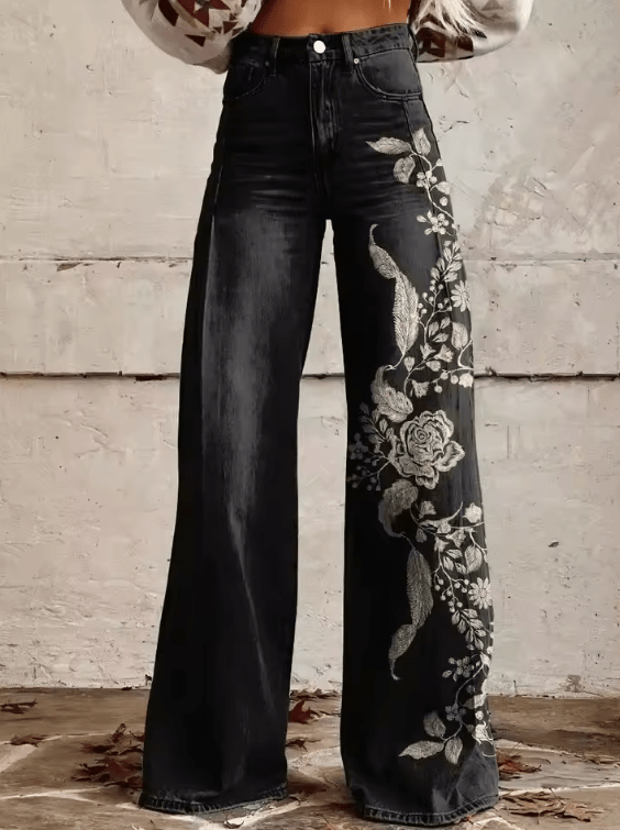 Stylish women's flowy wide-leg bohemian trousers, perfect high-waist vintage pants for casual summer wear.