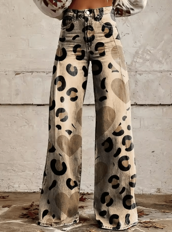 Comfortable vintage women's wide-leg trousers with a high elastic waist, ideal for summer outfits & festivals.