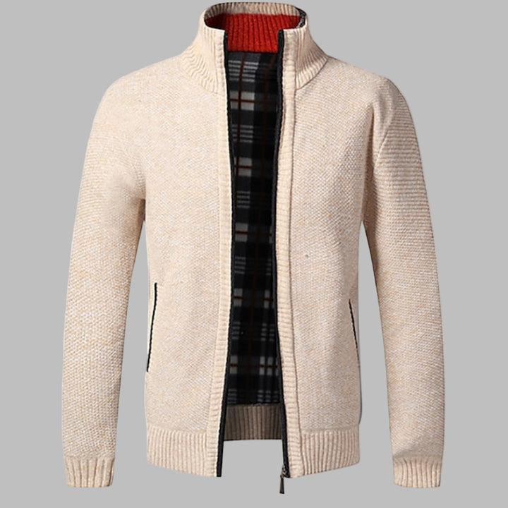 Modern men's fashion zipper sweater, stylish long sleeve knit pullover, ideal for contemporary casual wear.
