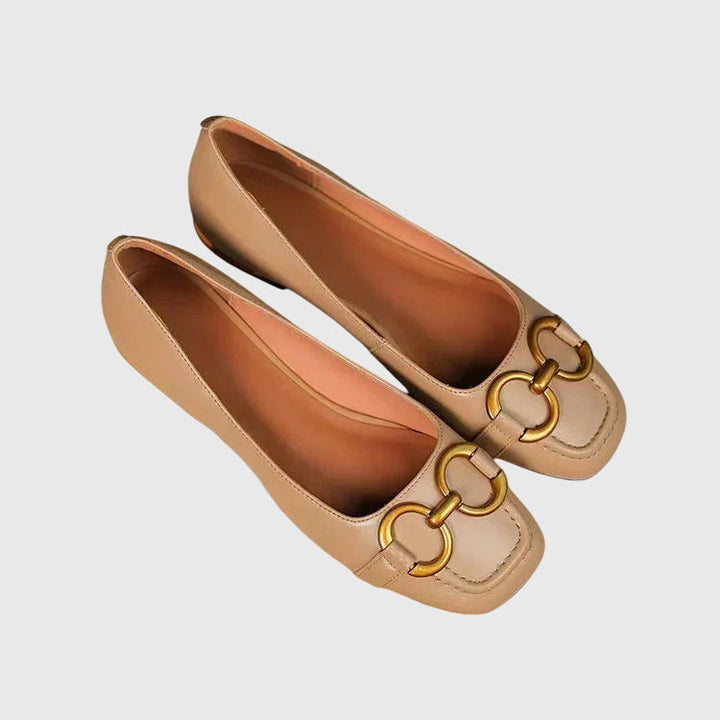 Comfortable women's orthopaedic sandals for daily wear, ensuring support and foot pain relief.