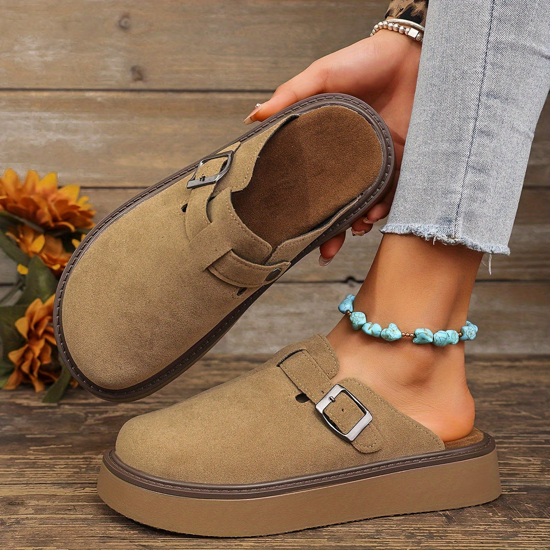 Everyday women's clogs on a platform sole, perfect for walking & style.