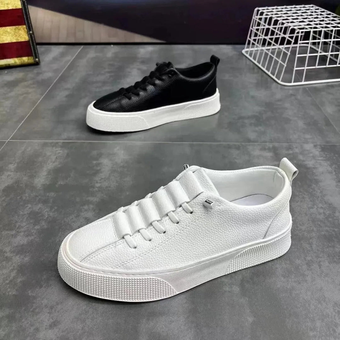 Stylish men's low-top casual sneakers, designed for comfortable everyday use.