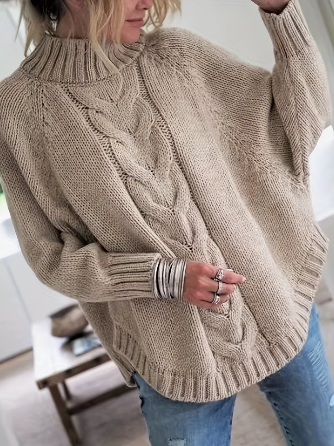 Stylish women's pullover sweater, elegant knitted design with long sleeves for a chic, comfortable fit.