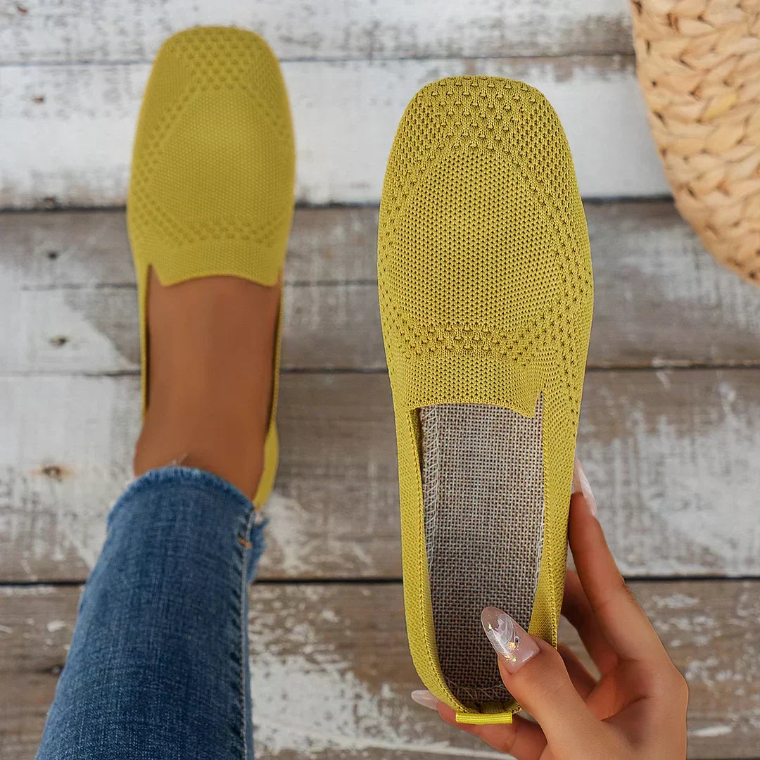 Comfortable women's orthopedic walking shoes, elegant style, providing arch support & pain relief.