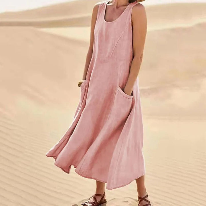 Women's comfortable sleeveless dress with pockets; ideal for casual daily wear, spring fashion.