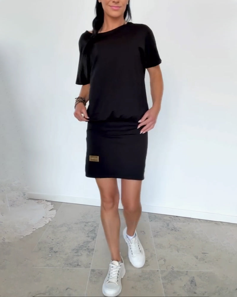 Stylish green women's midi dress, perfect for casual elegant occasions.