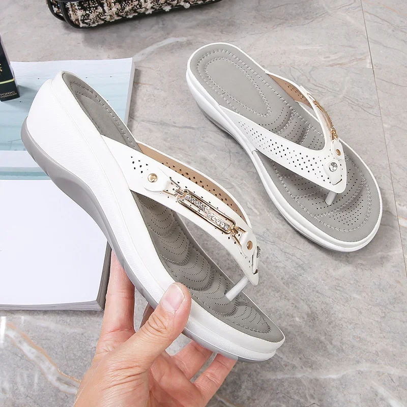 Women's softly padded orthopedic comfort sandals, perfect for everyday wear and foot support.
