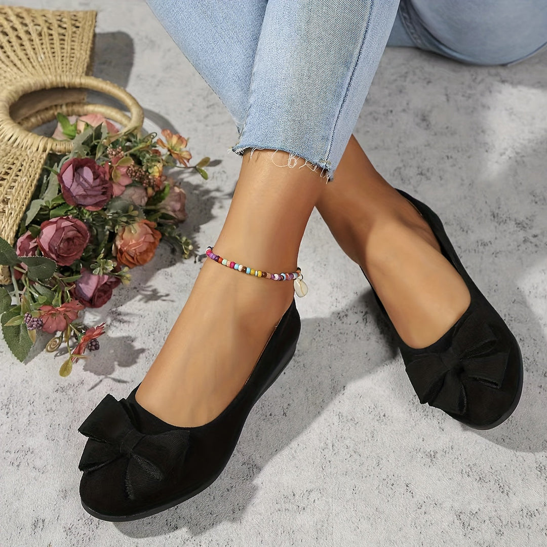 Supportive women's everyday shoes, comfortable orthopedic flats for foot relief.
