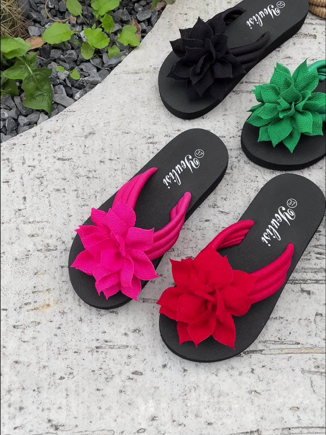 Beach flip-flops: ladies' wide fit platform sandals, flower detail, perfect for sun.