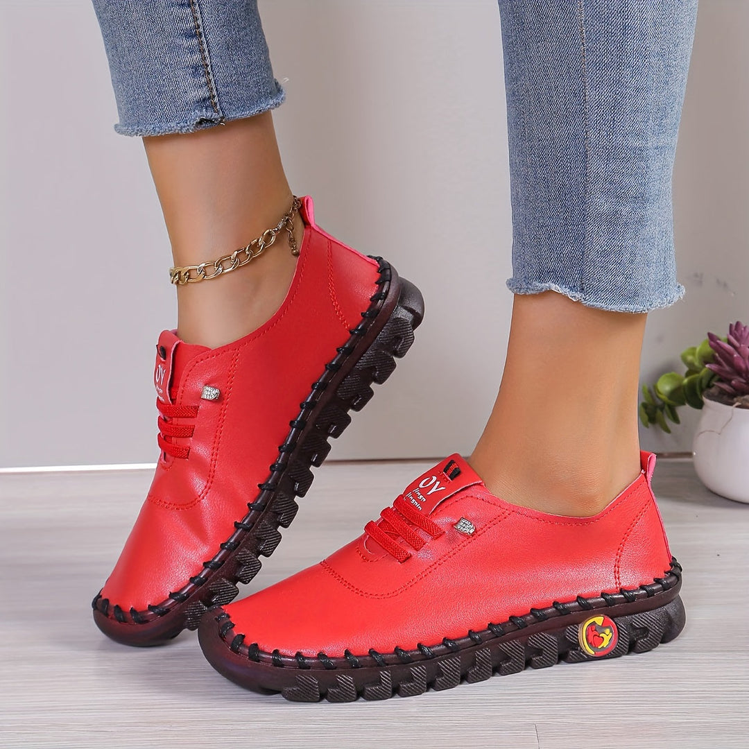 Fashion footwear: comfy round toe women's flats, ideal for versatile everyday style.