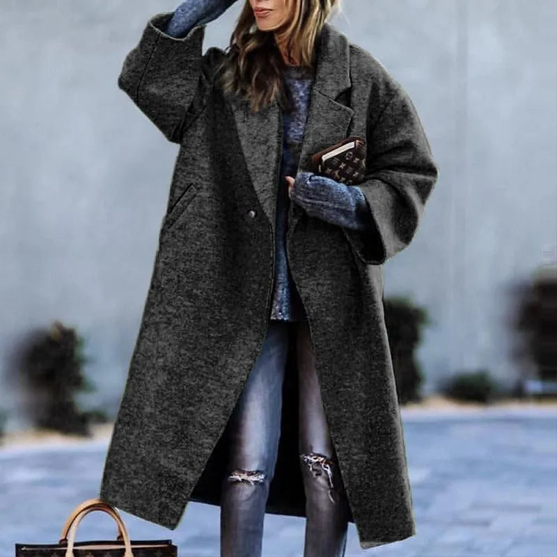 Versatile patterned oversized coat, unisex, chic, ideal for stylish fall winter comfort.