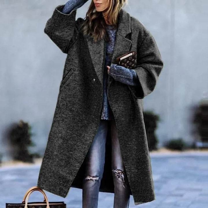 Versatile patterned oversized coat, unisex, chic, ideal for stylish fall winter comfort.
