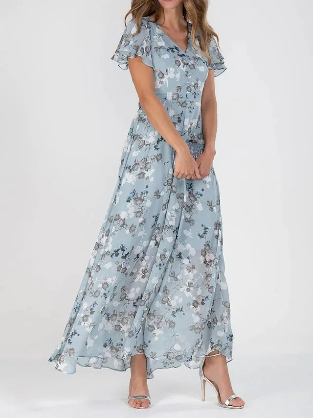 Chic women's midi dress, flattering and versatile style for elegant summer and everyday wear.