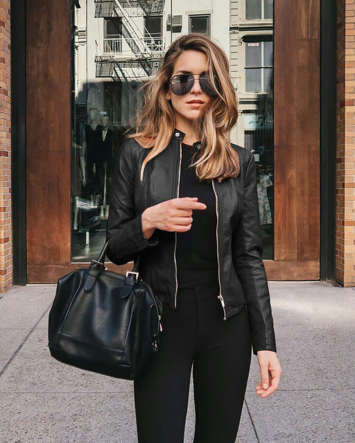 Chic women's outerwear jacket. Stylish and versatile for effortless elegance.