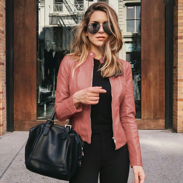 Stylish women's jacket for all seasons. Comfortable & chic long-sleeve outerwear for versatile looks.