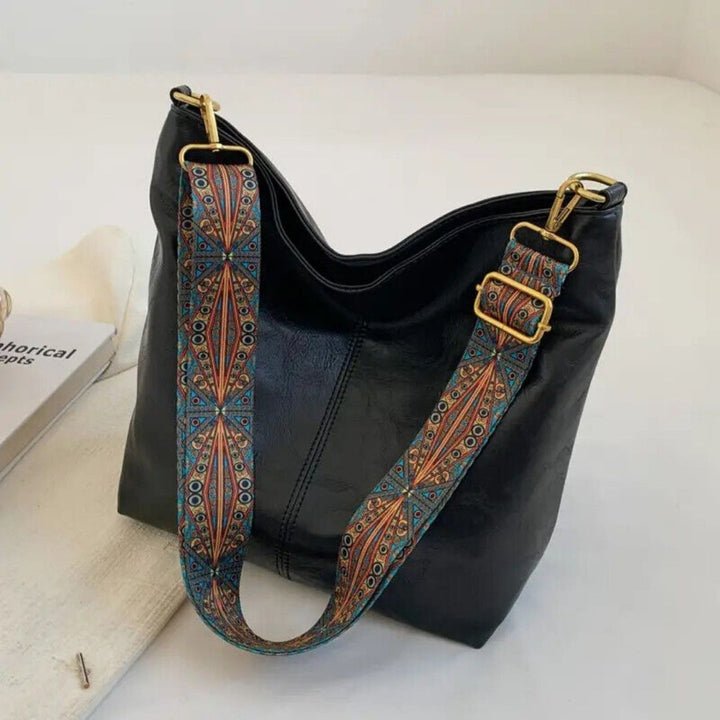 Sophisticated women's elegant tote bag, a stylish and spacious accessory for modern women.