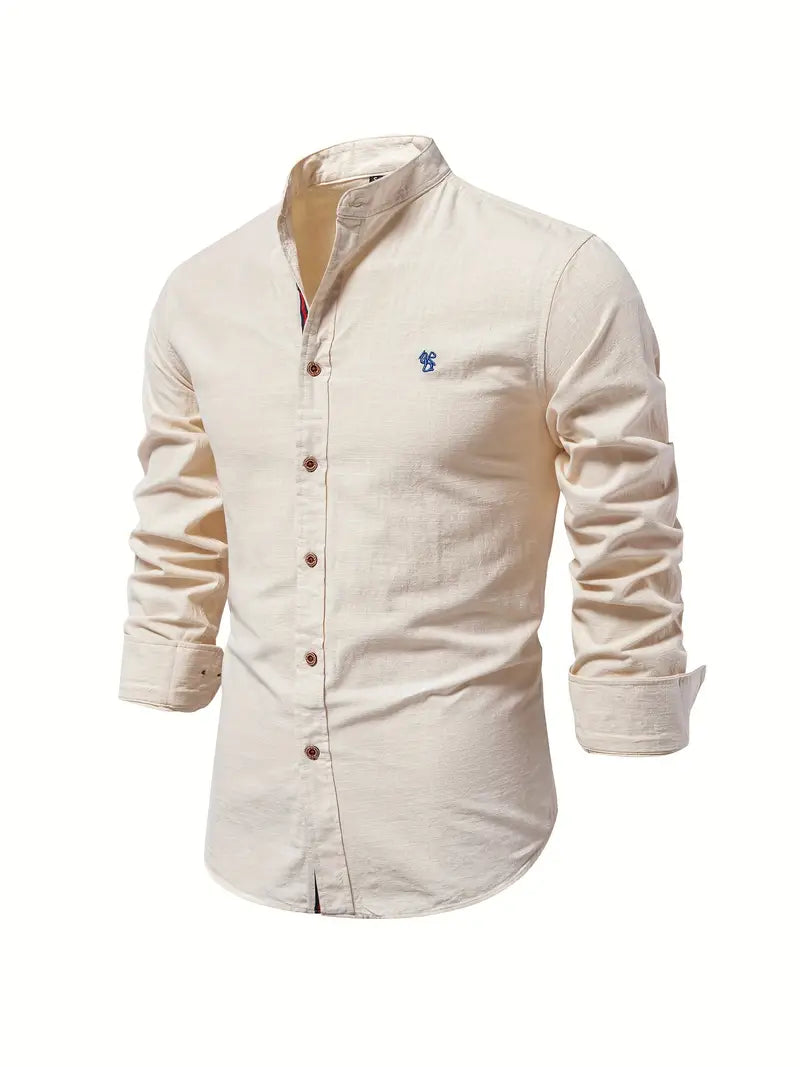 Smart casual men's button-down shirt, suitable for office attire, everyday wear, or weekend fashion.