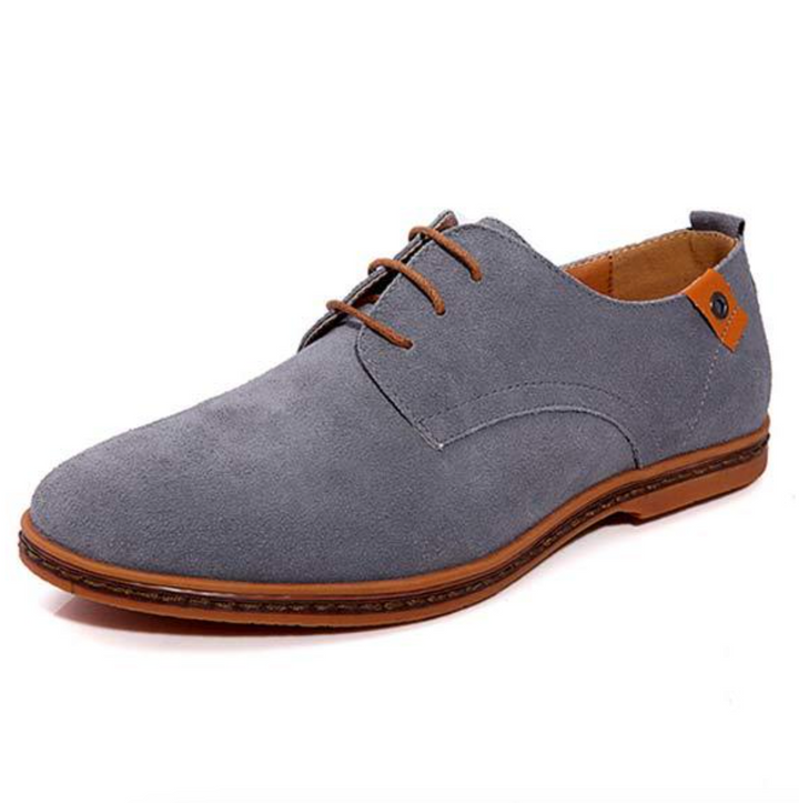 Stylish men's formal lace-up Oxford shoes, perfect for business or wedding attire.