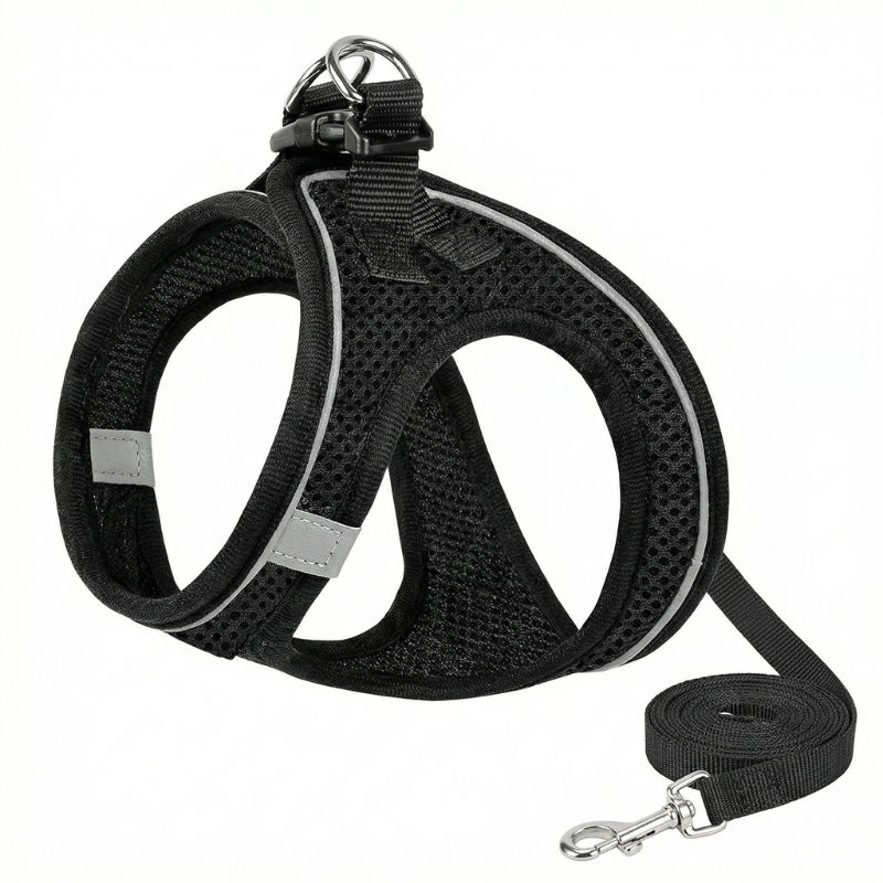 Adjustable, comfort-fit cat walking harness for secure outdoor adventures. Breathable & escape-proof design for felines.
