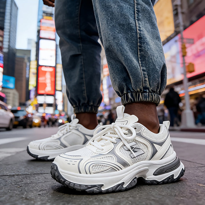 Practical unisex low-top trainers. Comfortable lace-up sneakers for everyday wear, casual outings, and street style.