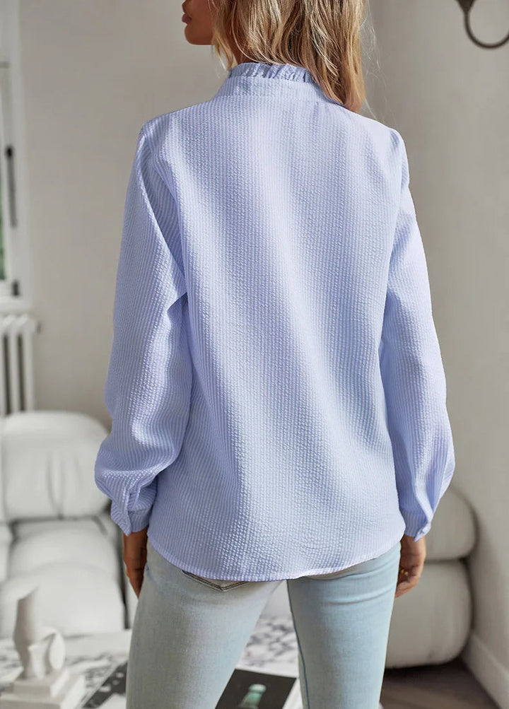 Comfortable women's stylish blouse, perfect for everyday elegance and versatile fashion.