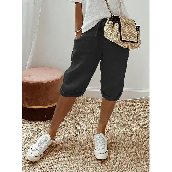 Effortless wide leg women's pants with a relaxed fit for ultimate comfort, suitable for casual & elegant styles.
