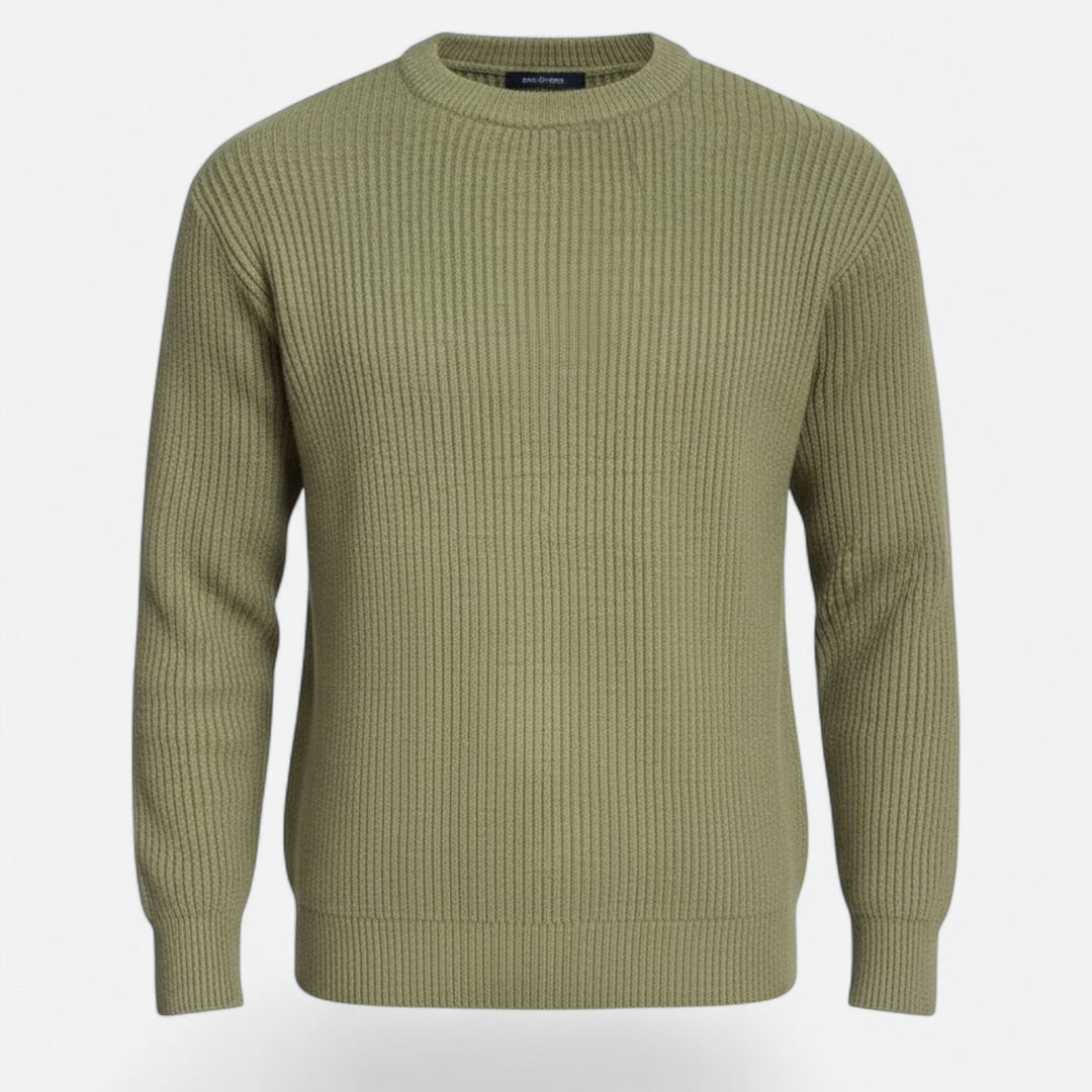 Cozy men's thick-knit loose sweater, perfect for winter warmth & casual style.