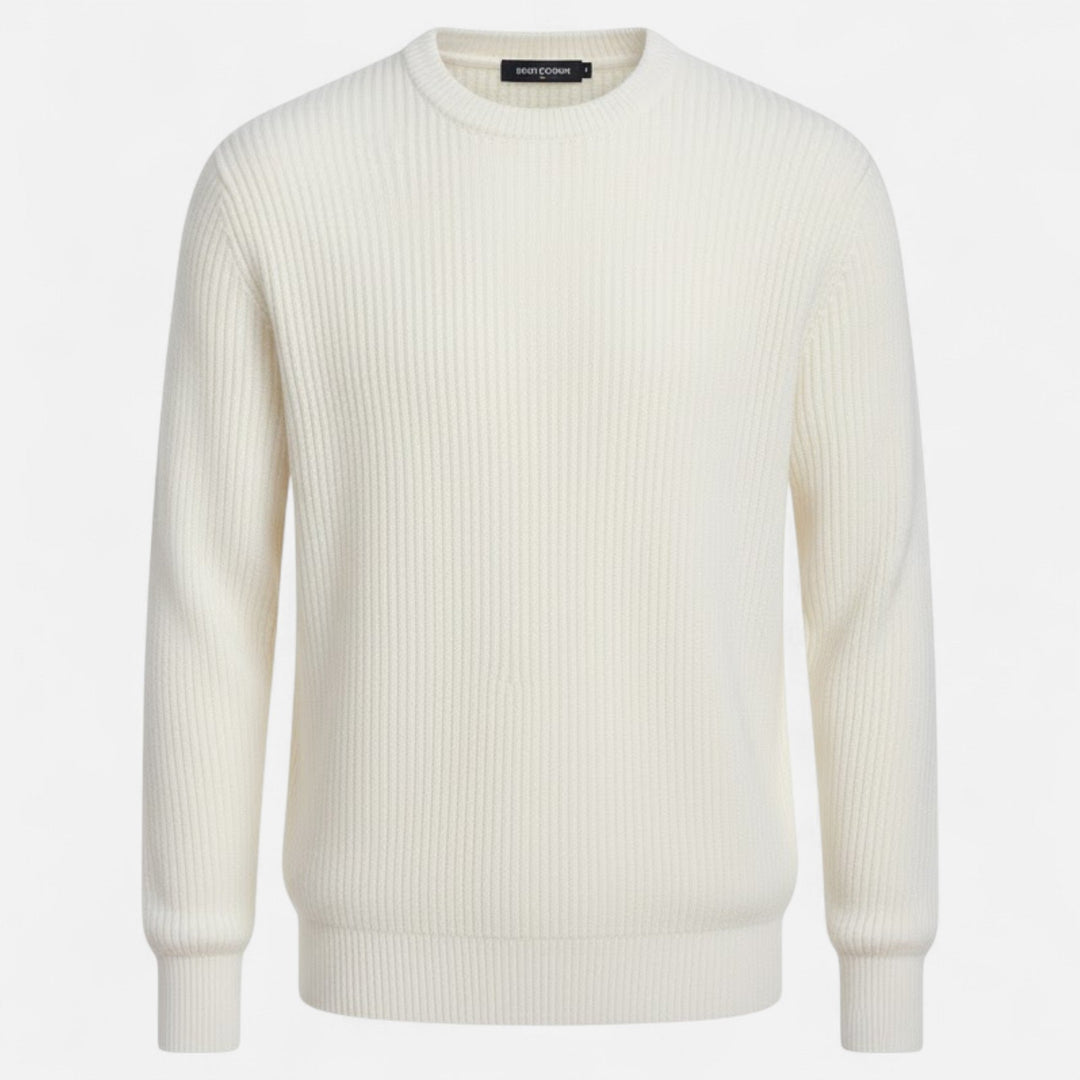 Soft thick-knit men's loose sweater, ideal for comfortable and warm winter casual fashion.