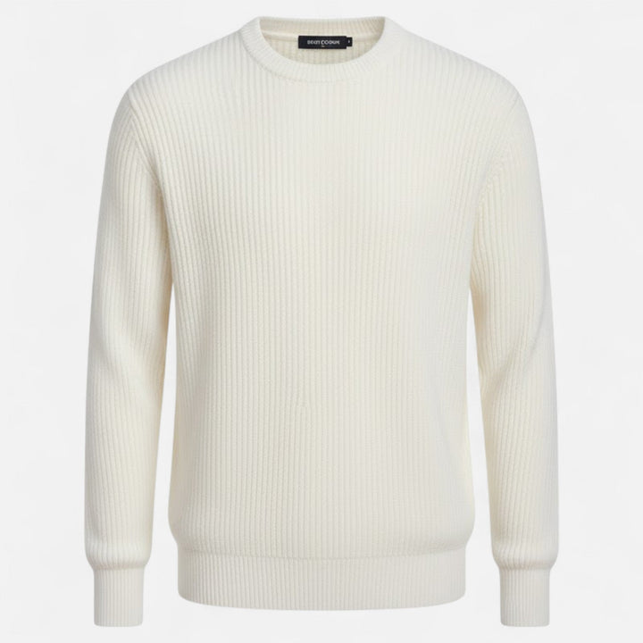 Soft thick-knit men's loose sweater, ideal for comfortable and warm winter casual fashion.