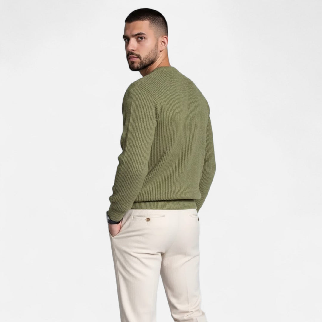 Warm & cozy men's thick-knit loose sweater, ideal for casual winter wear & effortless style.