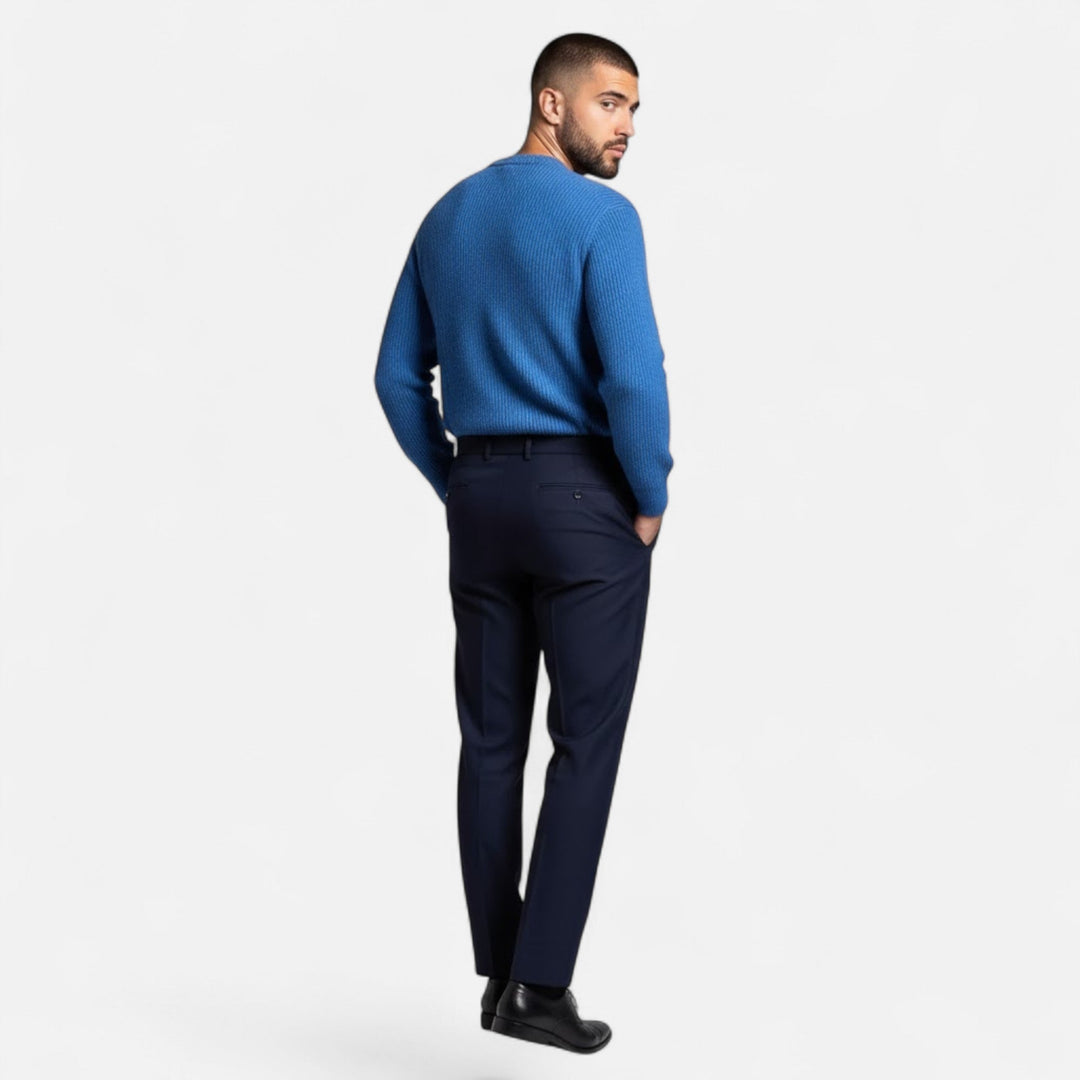 Men's thick-knit loose sweater, warm & cozy for casual winter wear.