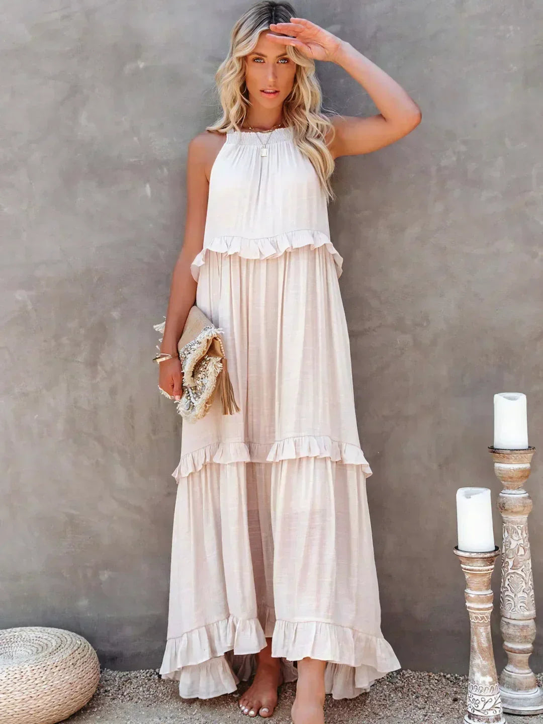 Casual women's halterneck maxi dress, with ruffles & pockets, perfect for beach holidays.
