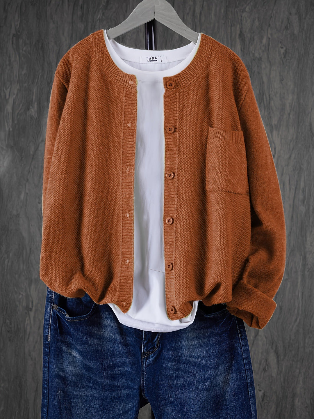 Stylish women's long sleeve cardigan, perfect for everyday comfort and elegant layering.