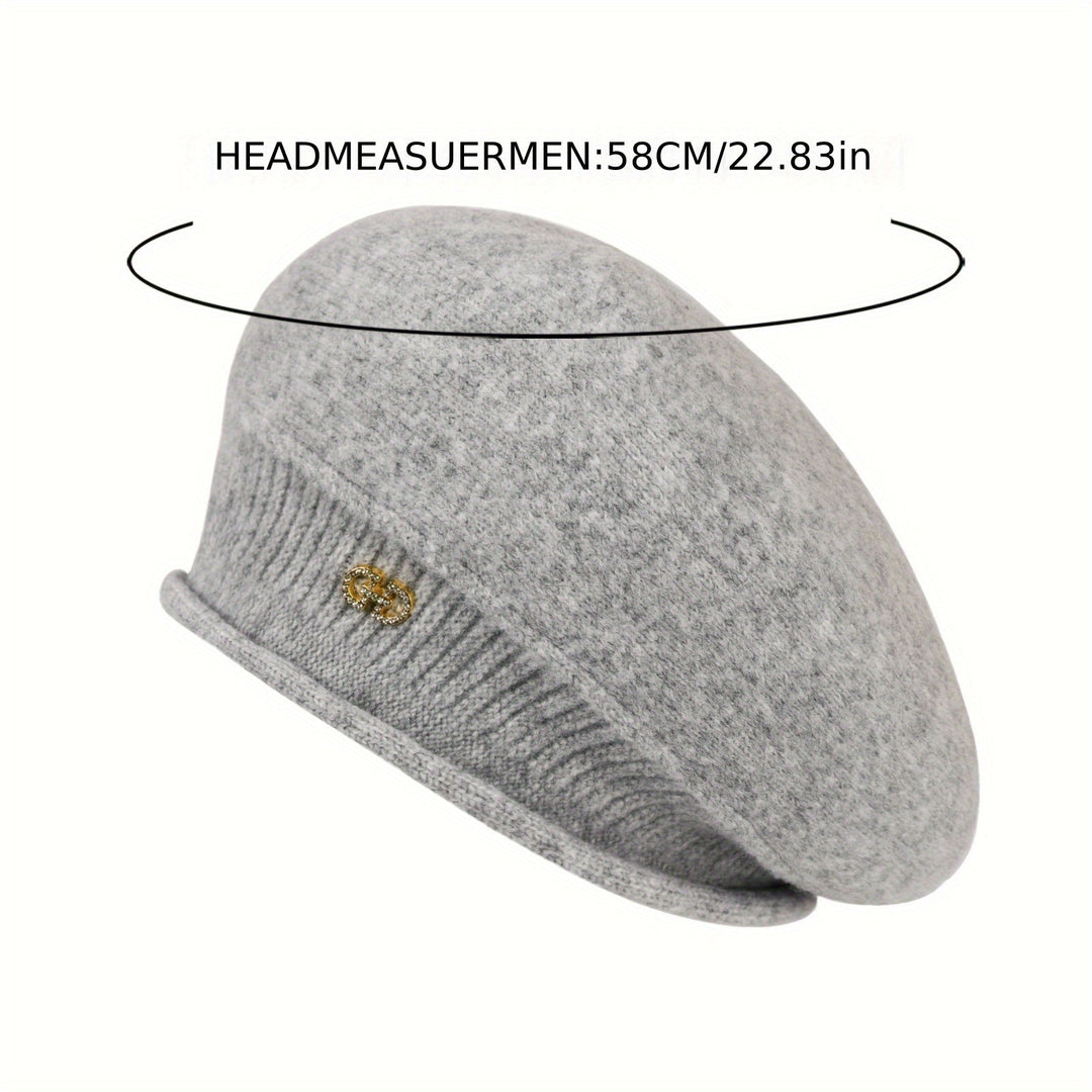 Chic women's knitted beret, perfect for elegant winter style & warmth. Soft knit fashion accessory.