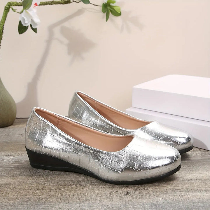 Breathable, lightweight women's shoes for superior everyday comfort and casual elegance.