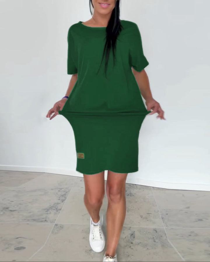 Chic women's casual elegant dress, a comfortable midi for versatile everyday style.
