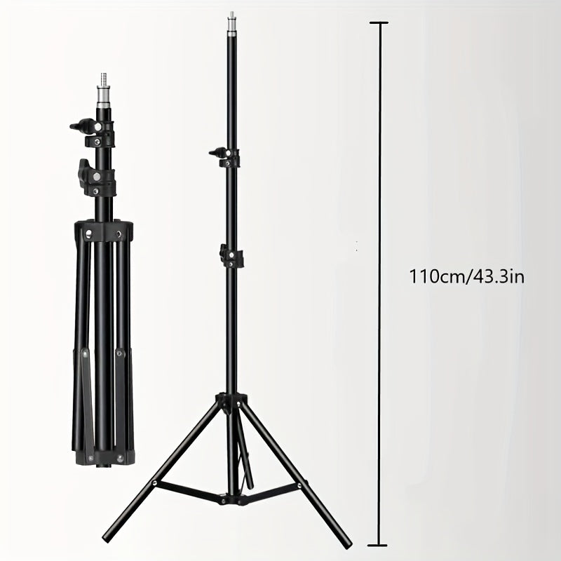 Studio photography light stand & lamp, professional gear for optimal lighting in photo & video recording.