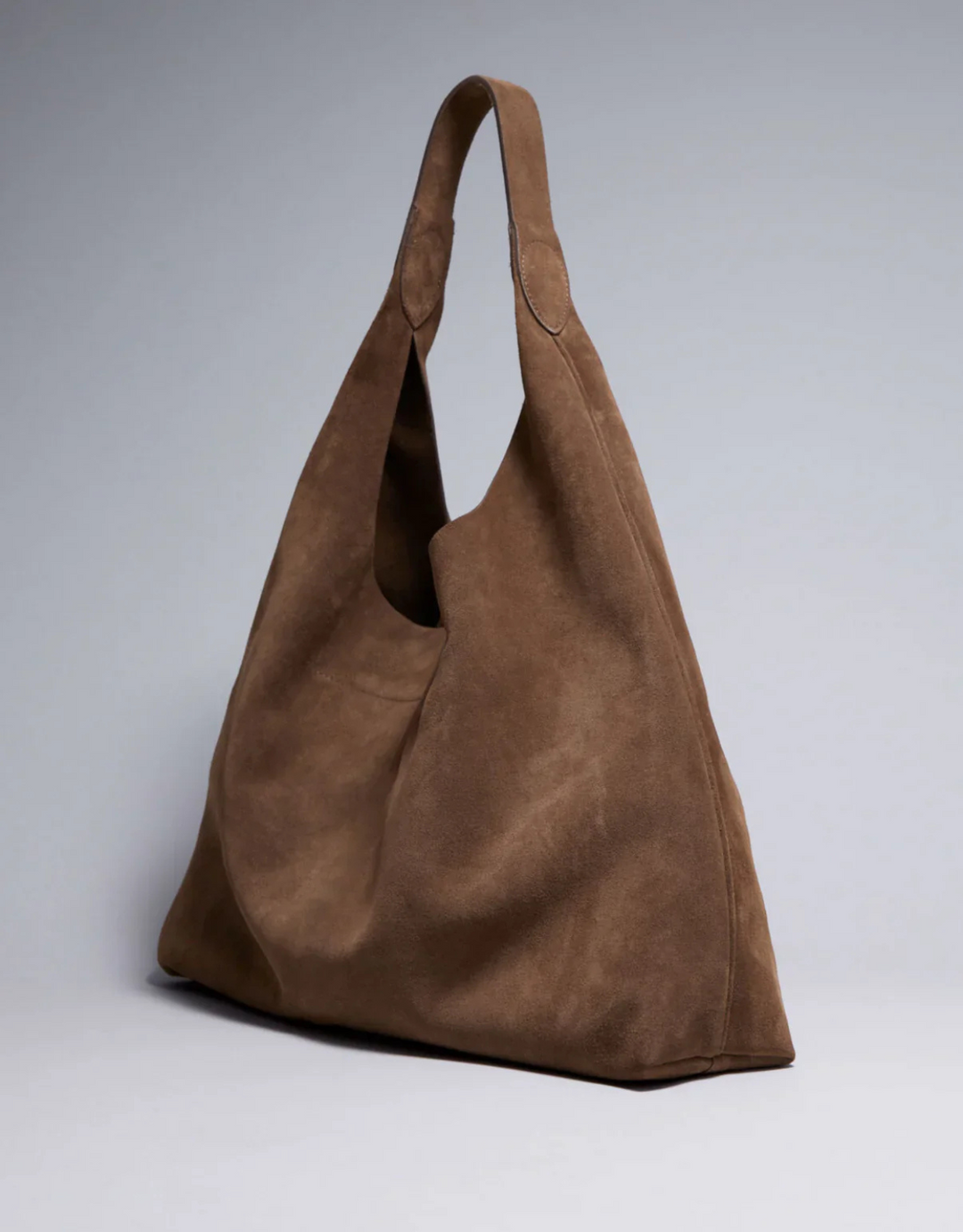 High-quality women's shoulder bag, a stylish handbag offering versatile elegance for daily use.