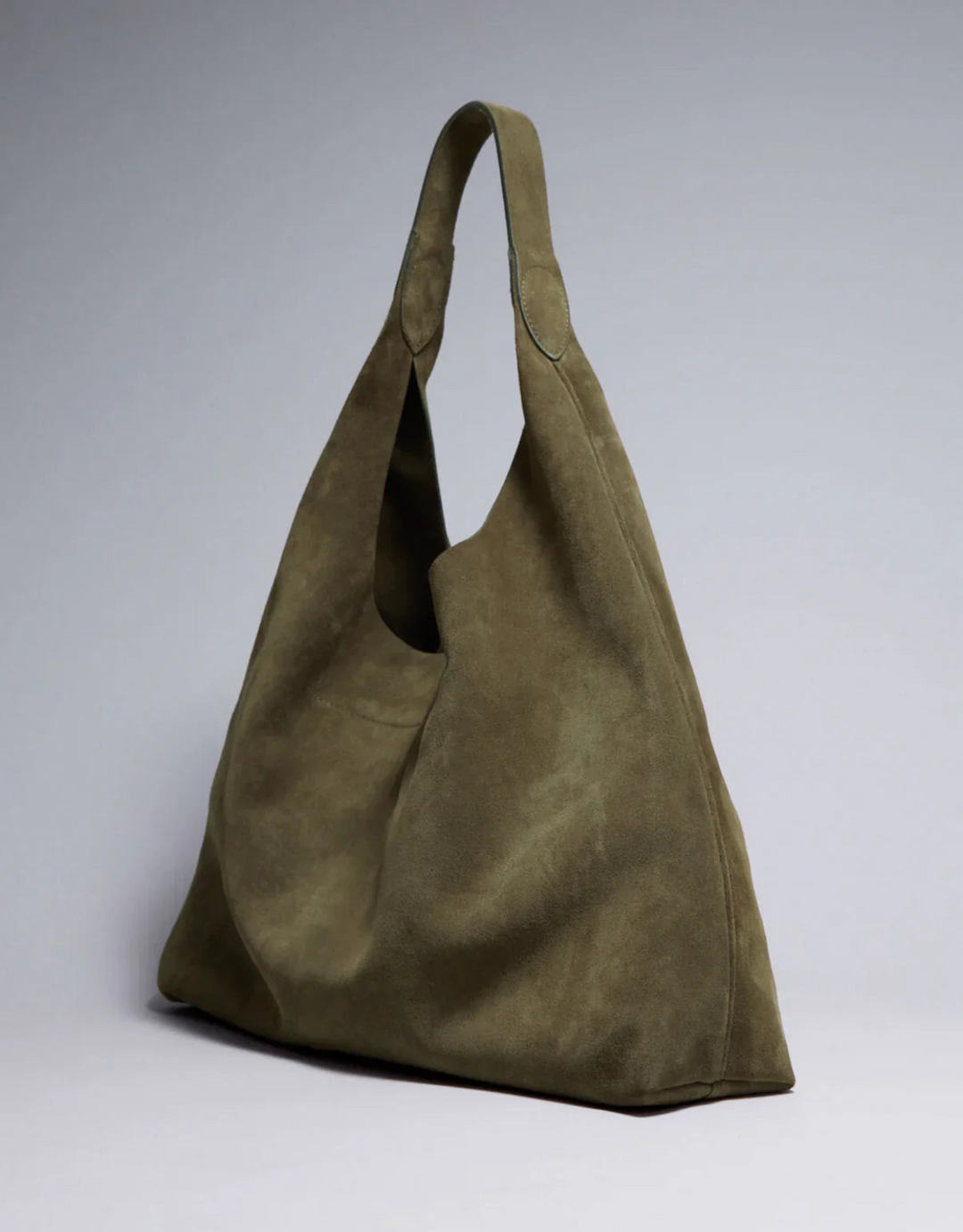 Fashionable women's shoulder bag, a versatile and elegant accessory for the modern woman.