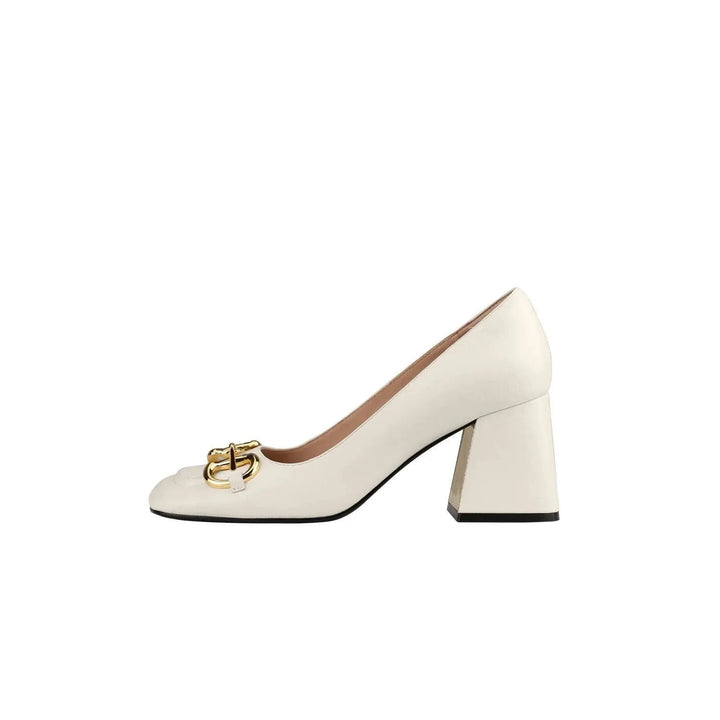 Vintage style women's buckle shoes, elegant high heels suitable for any special occasion.