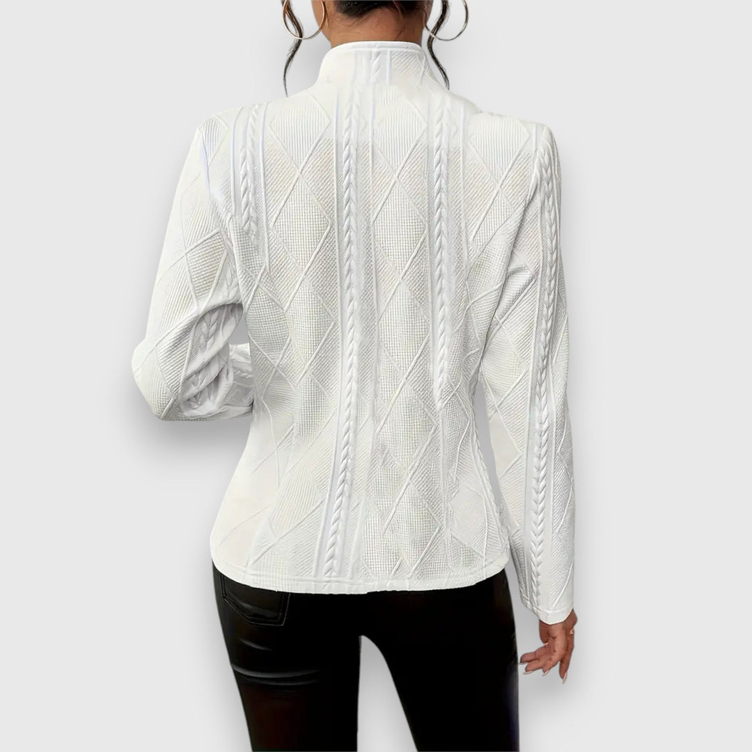 Effortless women's light spring jacket, ideal for comfortable layering and transitional weather.